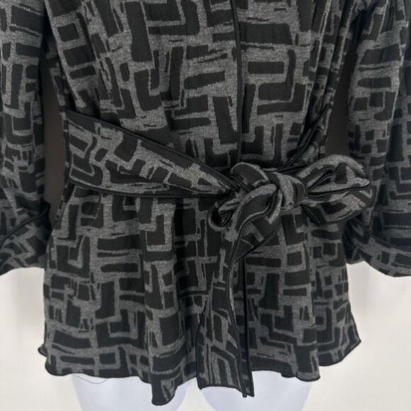NWT Garfield & Marks Women's Geometric Snap Collar Belted Coat Black Gray Small - Picture 5 of 10